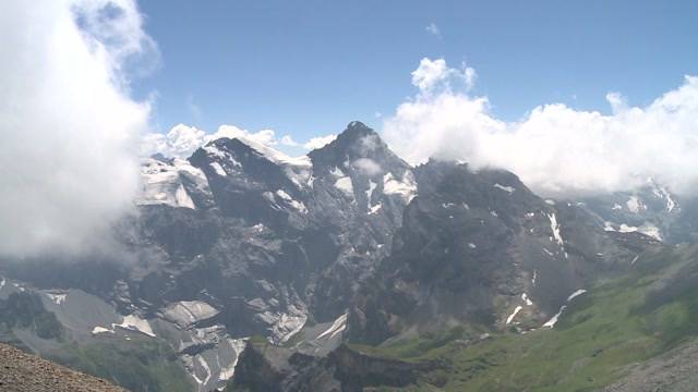 Hitze setzt auch dem Eis auf den Bergen zu