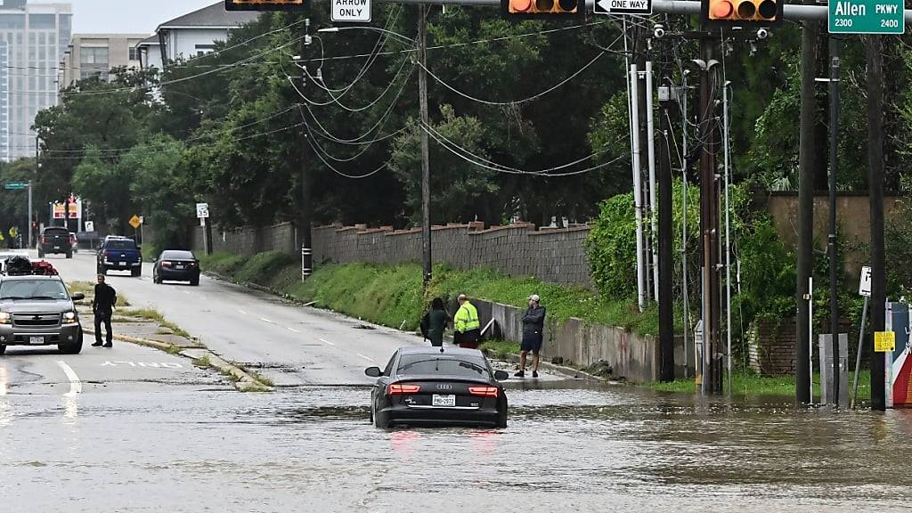 Der Hurrikan Beryl ist in Texas an Land gegangen und hat schwere Regenfälle in Houston verursacht. Foto: Maria Lysaker/AP/dpa