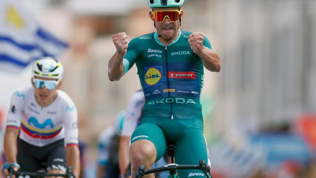 Geschafft: Der starke Sprinter Mads Pedersen kann bereits vor der Ziellinie jubeln