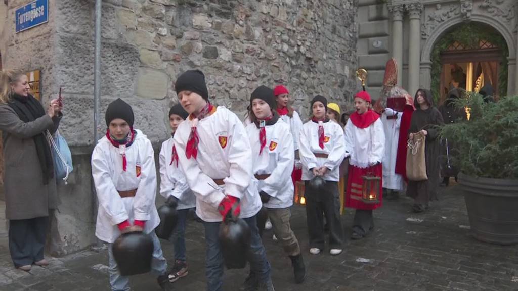 MLG-Samichlaus beschenkt bedürftige Kinder