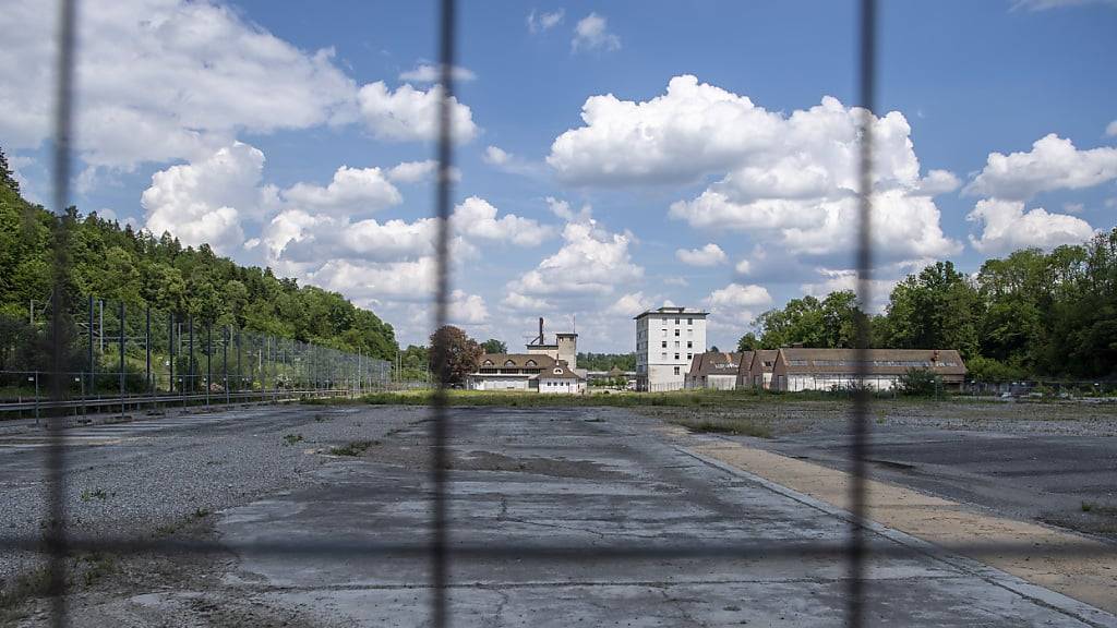 Auf dem  Gugelmann-Areal in Roggwil BE möchte der deutsche Discounter Lidl ein Verteilzentrum bauen. Dagegen wehren sich die Aargauer Nachbargemeinden. (Archivfoto)