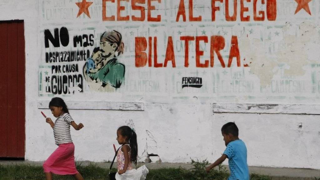 Der Wunsch der Bevölkerung von El Palo in Kolumbien ist wahr geworden: Seit Mitternacht gilt ein bilateraler Waffenstillstand zwischen der Regierung und der FARC-Guerillas.