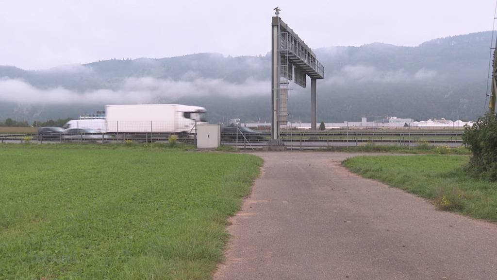 Dubios: An der A1 bei Neuendorf steht seit Tagen ein verlassenes Auto