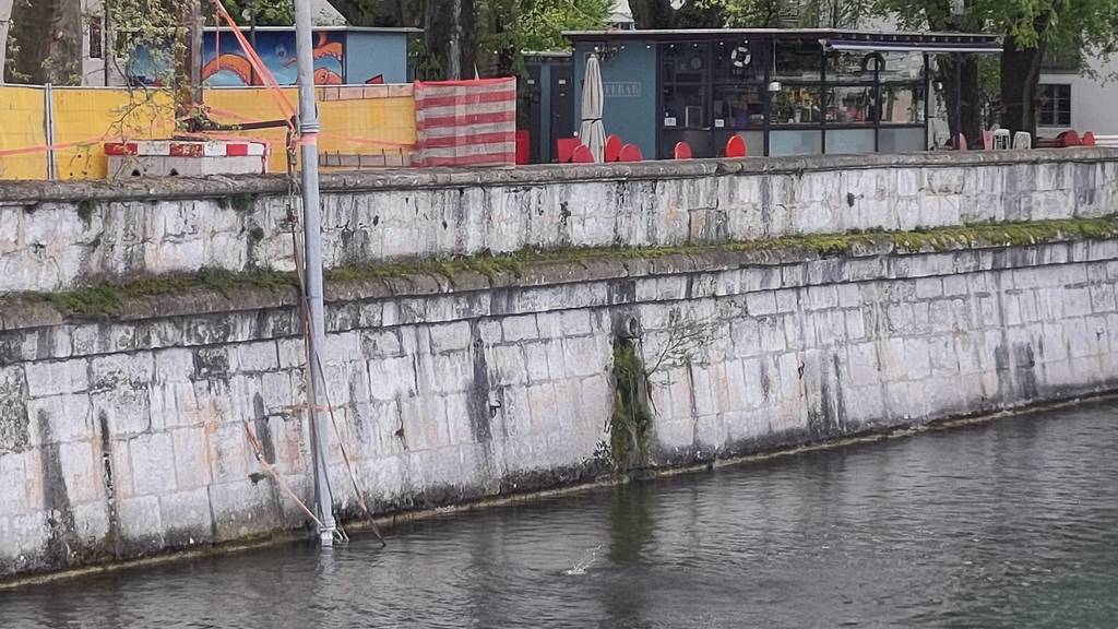 Leitung führt in die Aare