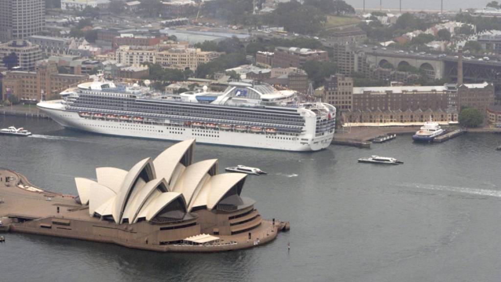 In der australischen Metropole Sydney dürfen wieder Kreuzfahrtschiffe anlegen. (Archivbild)