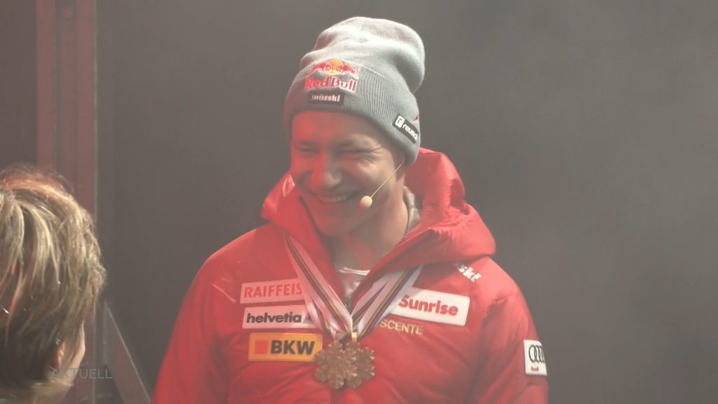 Tausende feiern Ski-Superstar Marco Odermatt in seiner Heimat