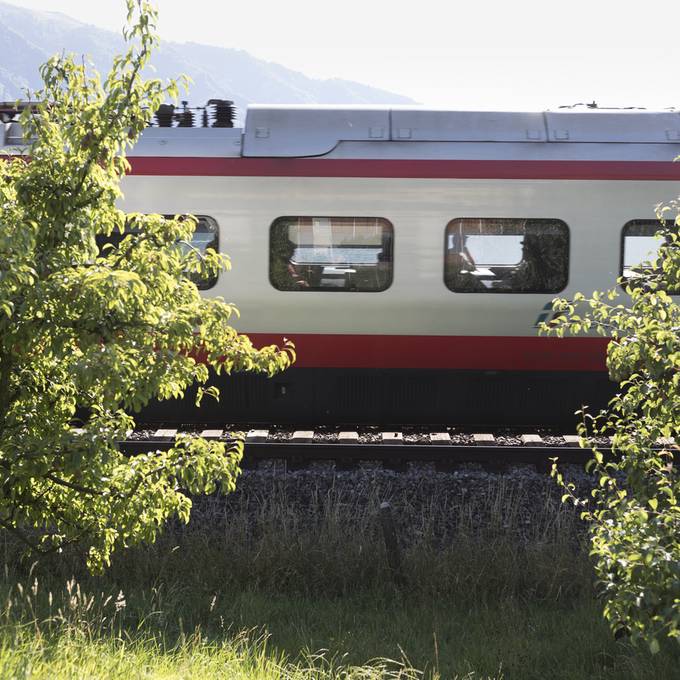 Schweizer Schüler (19) erstickt beim Essen in italienischem Zug