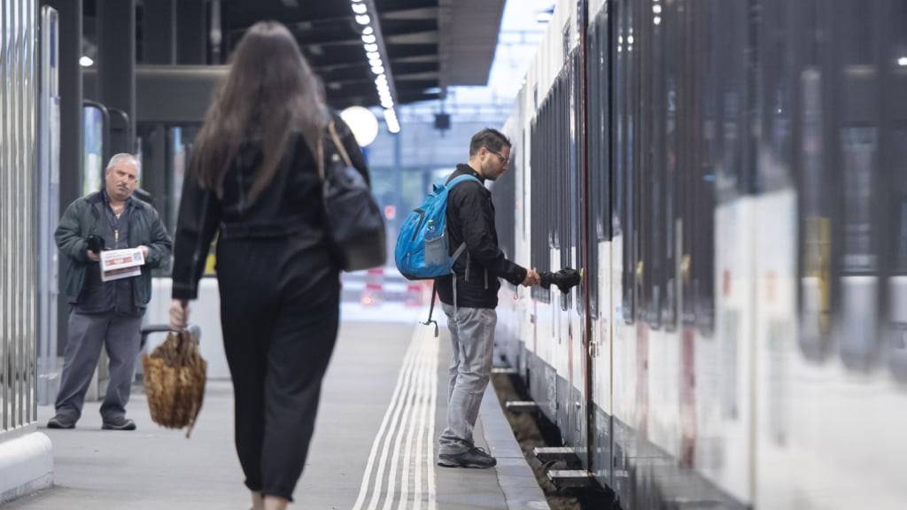 Ganz knapp lehnte das Tessiner Stimmvolk eine Neugestaltung des Bahnhofs Locarno ab. (Archivbild)