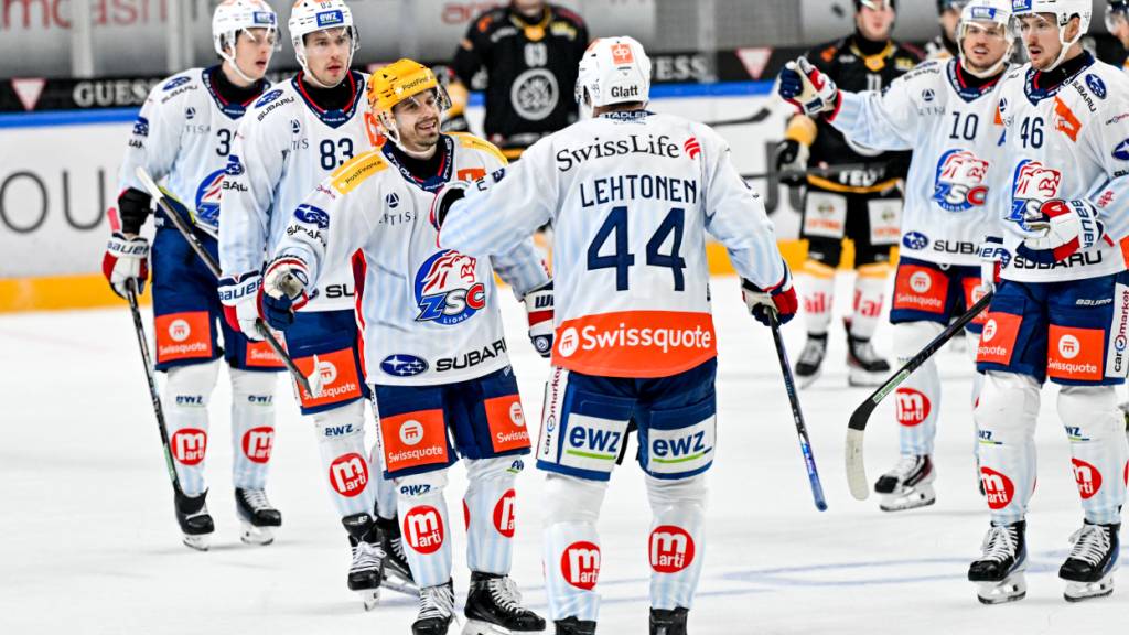 Später Jubel: Mikko Lehtonen (Nummer 44) brachte die ZSC Lions in die Verlängerung, dort kamen die Zürcher zum neunten Sieg