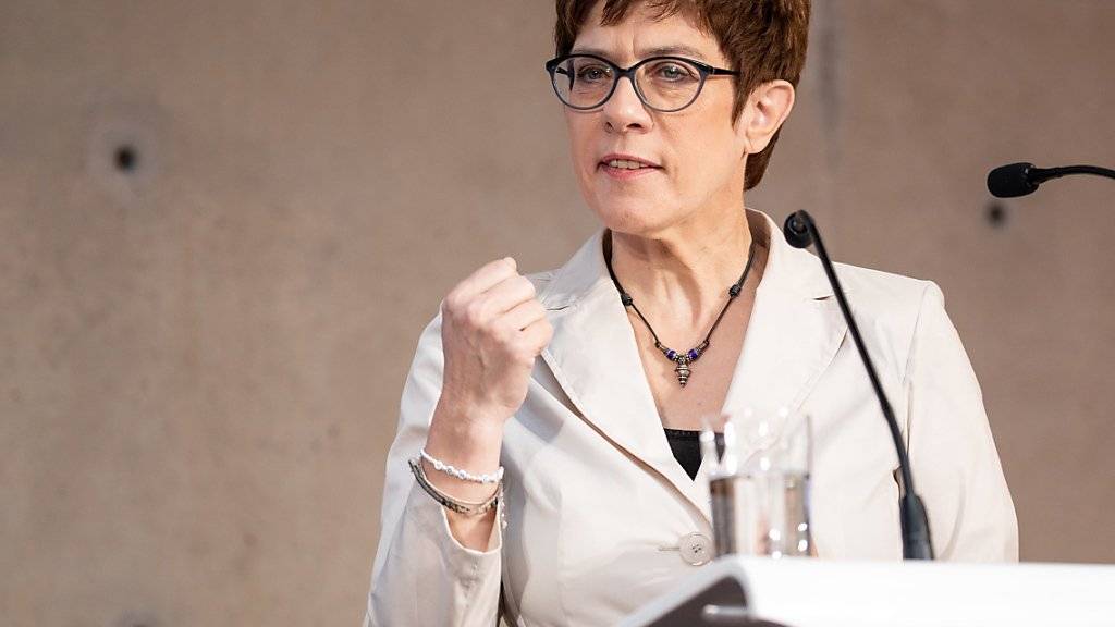 CDU-Chefin Annegret Kramp-Karrenbauer kann sich nicht vorstellen, dass ihre Partei und die rechtspopulistische AfD jemals koalieren. Sie will ein Kooperationsverbot in der Partei verankern lassen. (Archivbild)