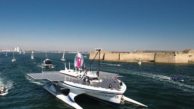 Katamaran «Race for Water» lichtet den Anker gegen Plastik im Meer