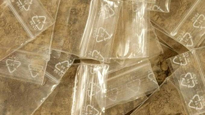 Dealer wird wegen 245 Gramm Heroin des Landes verwiesen