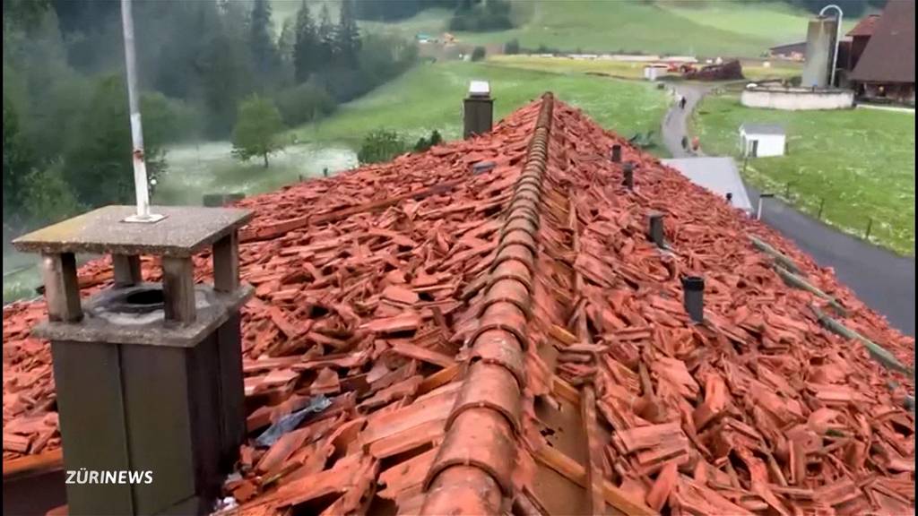 Hagel zerstört in Wolhusen (LU) reihenweise Dächer