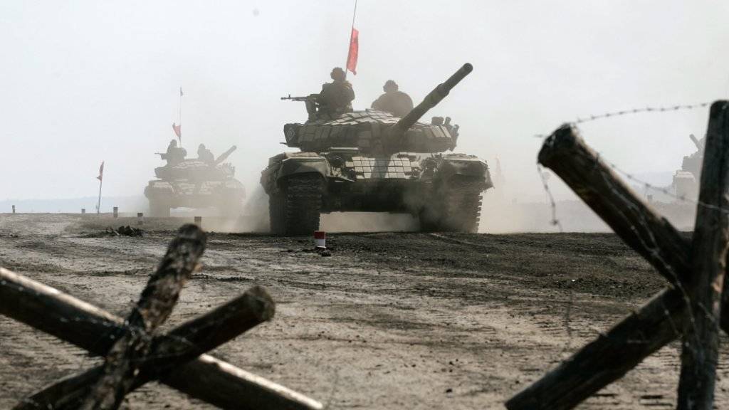 Abzug: Konfliktparteien in der Ukraine wollen ihre Waffen von der Front entfernen (Symbolbild).