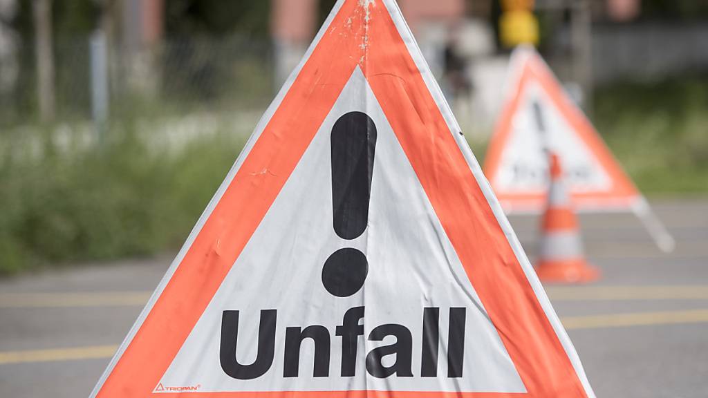 In Beromünster LU ist eine E-Bikerin bei einem Unfall schwer verletzt worden. (Symbolbild)