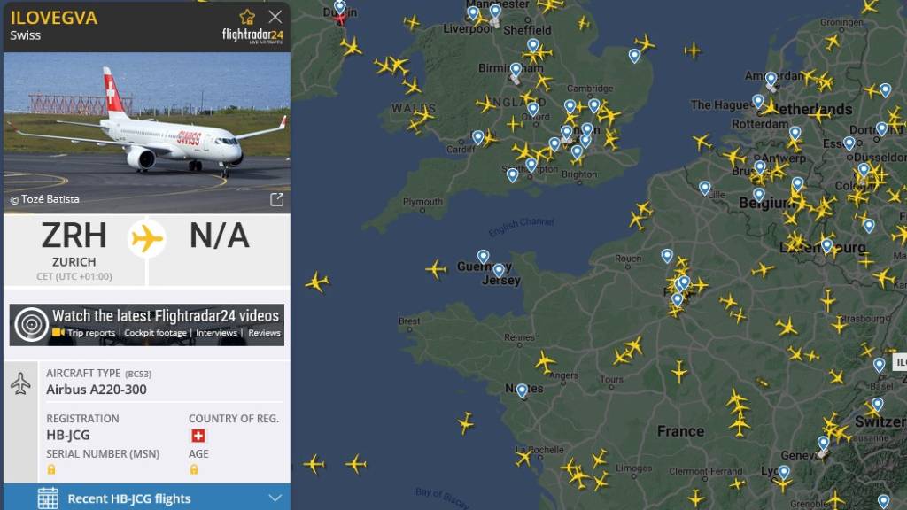 Eine kuriose Beobachtung hat der Flugdatendienst Flightradar24 am Freitag über Twitter gemeldet: Eine Swiss-Maschine mit dem Bezeichnung «ILOVEGVA» - also «Ich liebe den Flughafen Genf». Das Flugzeug stand aber in Zürich.