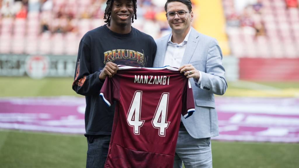 Aston Villa verliert beim Debüt von Manzambi