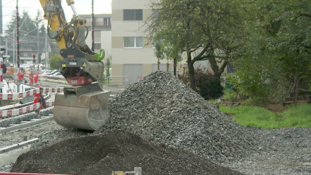 Baustellen-Alltag: Neuer Bahnhof Oberkulm verunmöglicht die Einfahrt in eine private Garage