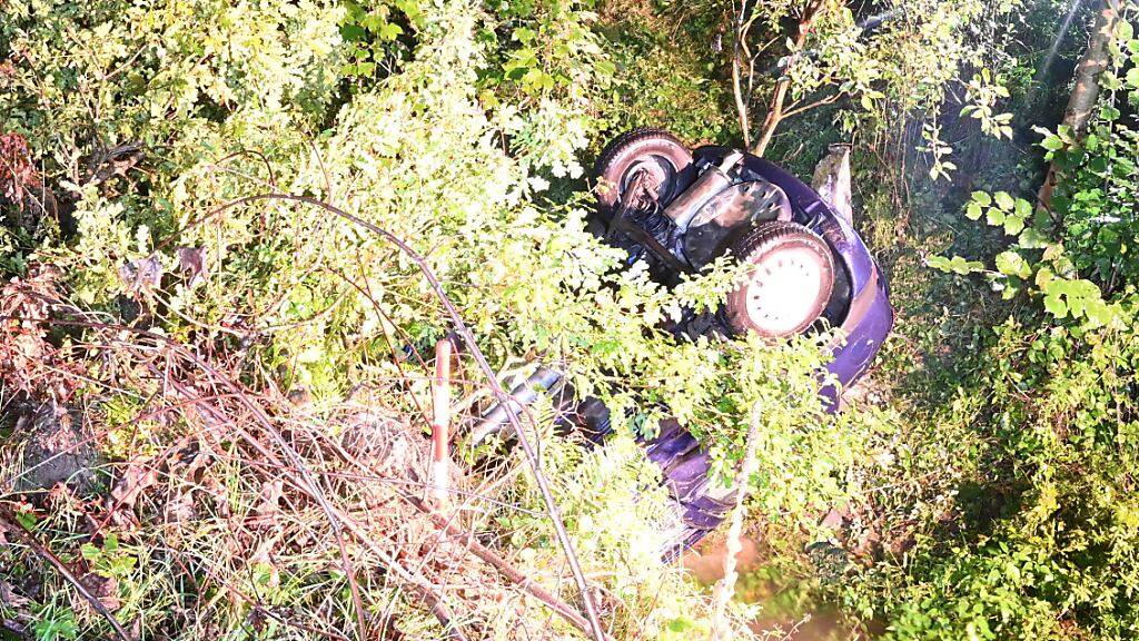 Autofahrer landet nach Selbstunfall in Willisau LU im Bach