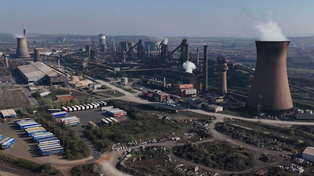 Eine Verstaatlichung des Stahlunternehmens British Steel ist laut dem britischen Wirtschaftsminister Jonathan Reynolds weiterhin eine Option.