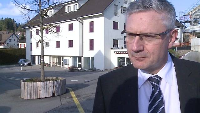 Armee-Geschoss trifft Wohnhaus