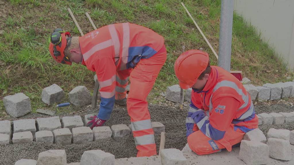 Lernende übernehmen Baustelle