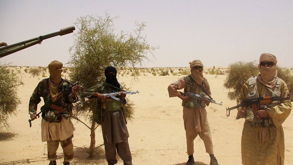 Islamistische Kämpfer in der Nähe der Wüstenstadt Timbuktu: Von der Schweizer Missionarin, die dort im Januar entführt worden ist, ist ein neues Video aufgetaucht. (Archivbild)