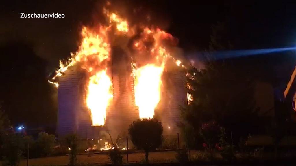 Mann stirbt bei Hausbrand in Zufikon