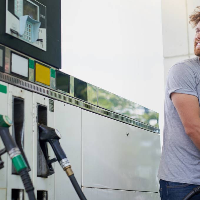 Unter 1.60 Franken pro Liter: Warum kleine Tankstellen im Aargau so günstig sind