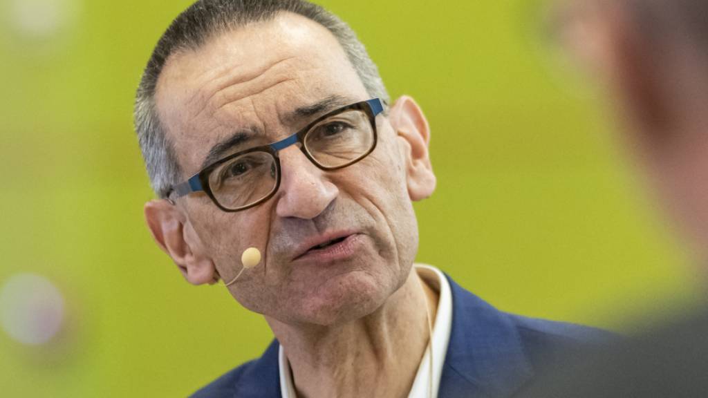 Stefan Holenstein, Präsident des Verbandes militärischer Gesellschaften Schweiz (VMG), zeigte sich hinsichtlich der Schweizer Verteidigungspolitik enttäuscht. (Archivb