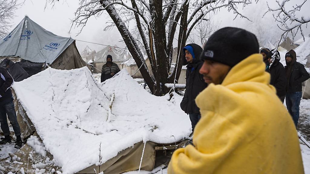 Die Menschenrechtskommissarin des Europarates, Dunja Mijatović, bezeichnete die Verhältnisse im bosnischen Migranten- und Flüchtlingslager Vućjak als inakzeütabel.