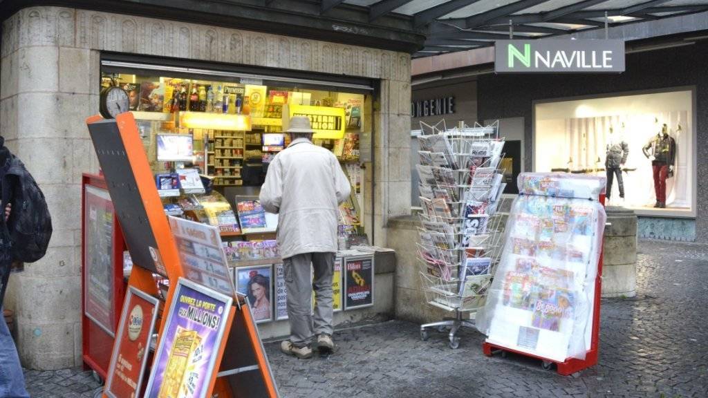 Der Zukauf der Westschweizer Kioskkette Naville liess 2015 den Umsatz von Valora wachsen. (Archiv)