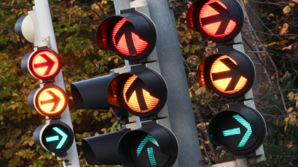 Die Stadt Winterthur kehrt bei vielen Strassenampeln nachts zum Dauerbetrieb zurück. (Symbolbild)