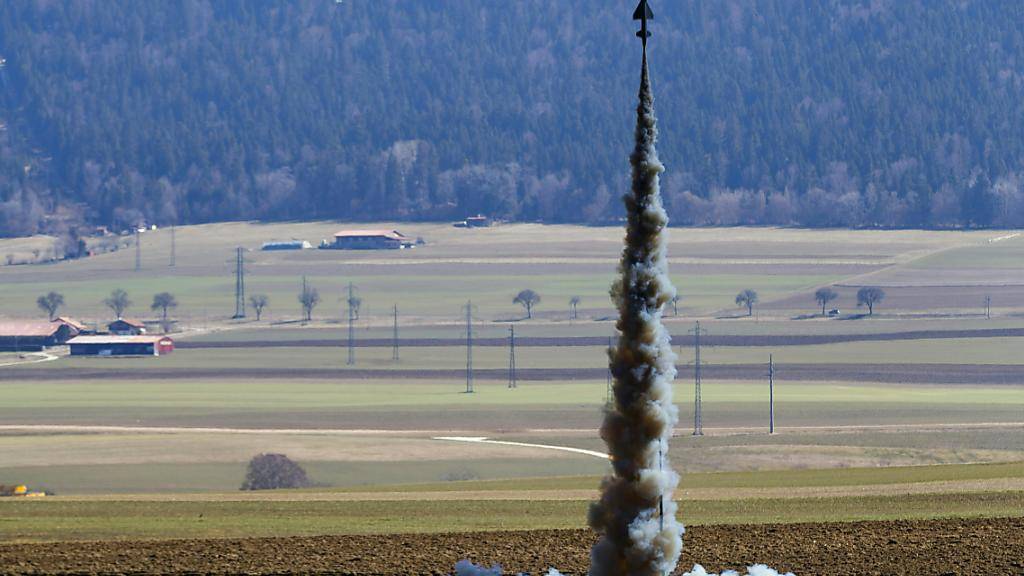 Rund 30 Raketen sind am Samstag abgeschossen worden - nicht aber der Prototyp «Matterhorn», der am Wettbewerb in den USA teilnehmen soll.