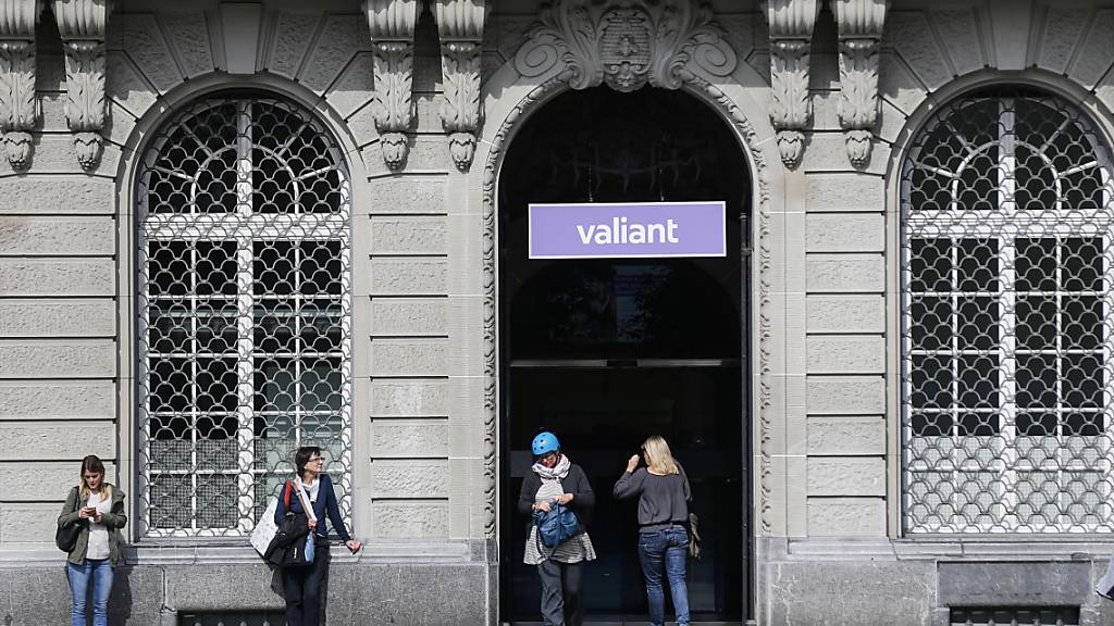 Die Valiant hat den Gewinn in den ersten neun Monaten 2022 gesteigert. Die Bankengruppe rechnet auch im Gesamtjahr mit einem leichten Gewinnanstieg.(Archivbild)
