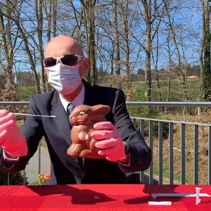Werbung für den Corona-Selbsttest: Ex-«Mr. Corona» Daniel Koch zeigt, wie's geht
