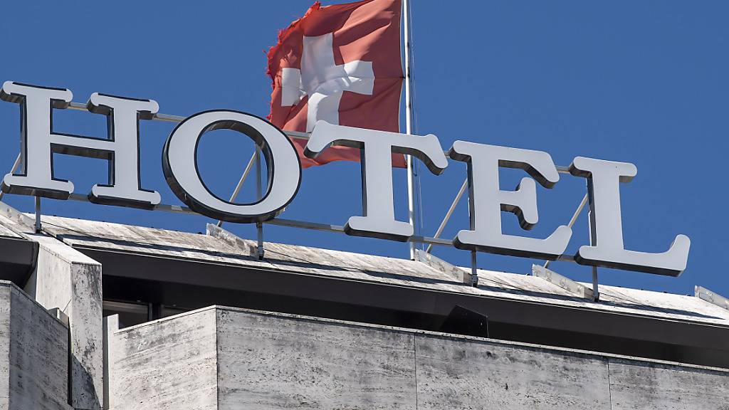 Nach dem Einbruch im Vorjahr geht es mit den Übernachtungszahlen in Schweizer Hotels wieder bergauf: Im Juli kletterten sie um 6 Prozent auf 3,6 Millionen Übernachtungen. (Symbolbild)