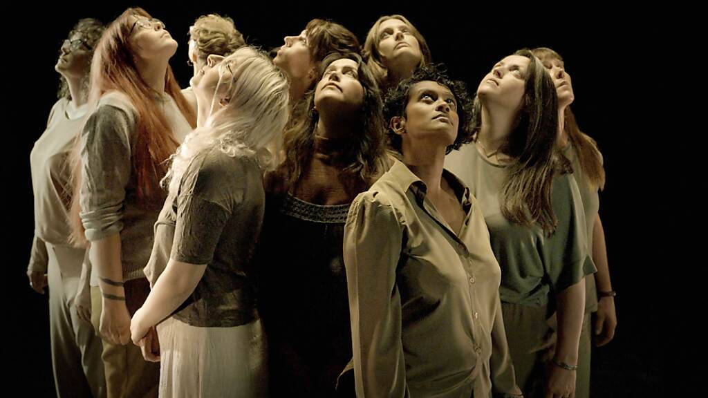 Für sein Werk «Songs for the Storm to Come» hat Mikhail Karikis mit einem Chor aus Manchester GB zusammengearbeitet.