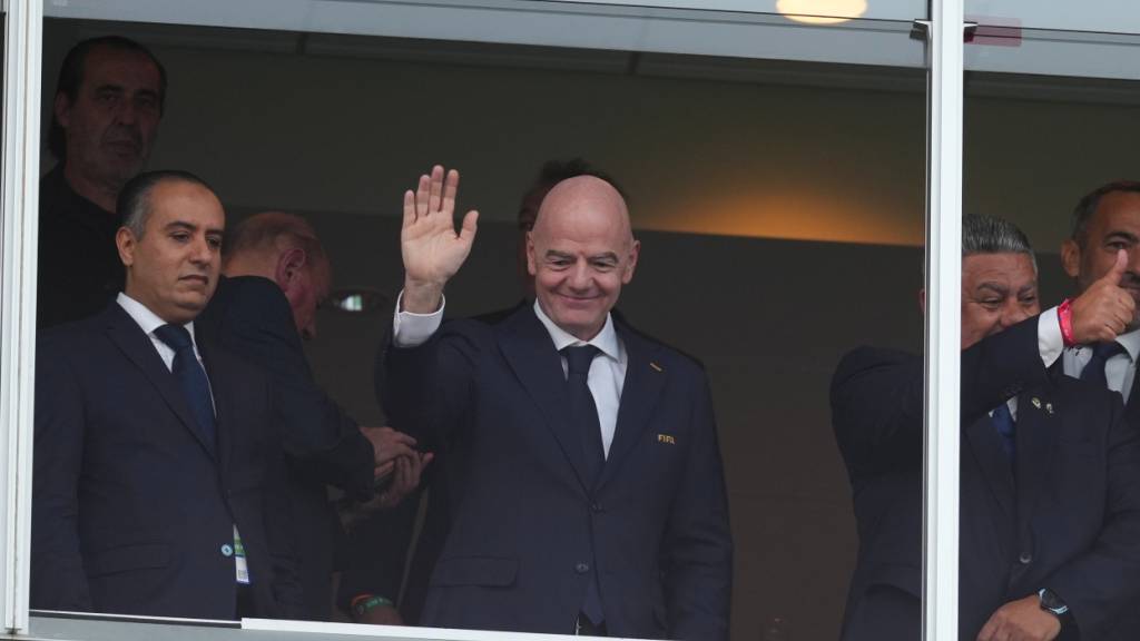 Infantinos Privatjet als Symbol für die Masslosigkeit der FIFA