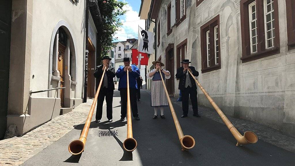 Schon einmal schallen Alphornklänge durch Basel: Die Stadt ist für das Eidgenössische Jodlerfest parat.