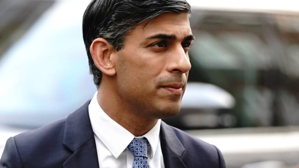 Rishi Sunak, Premierminister von Großbritannien, trifft zur jährlichen Party von Rupert und Lachlan Murdoch im Spencer House ein. Foto: Victoria Jones/PA Wire/dpa