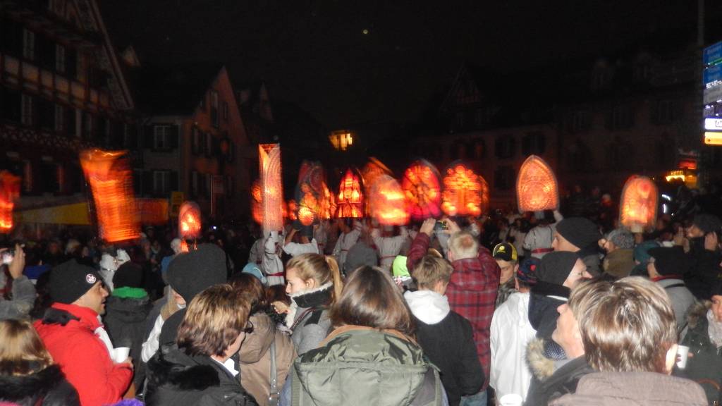 „Klausjagen“ 2013 – ein farbiges Lichtermeer in Küssnacht