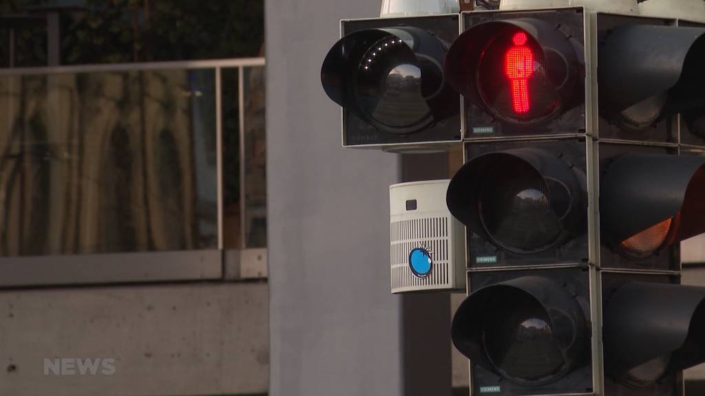 Die Countdown-Ampel am Bahnhof ist ein voller Erfolg: 20 Prozent weniger Leute überqueren Strasse bei Rot