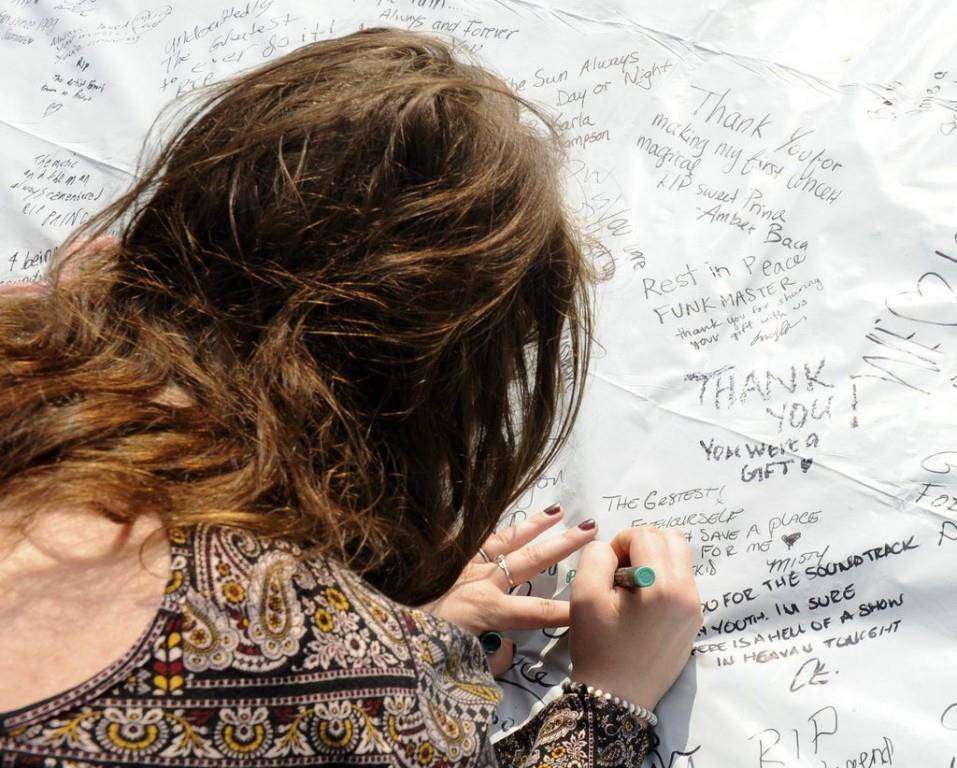 Trauerfeier für Prince bei Zeugen Jehovas Radio FM1