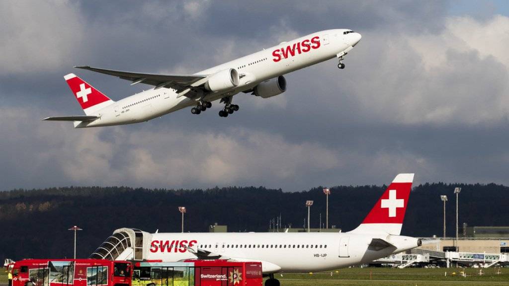 Die Fluggesellschaft Swiss hat im April mehr Passagiere befördert und auch mehr Flüge durchgeführt. (Archiv)