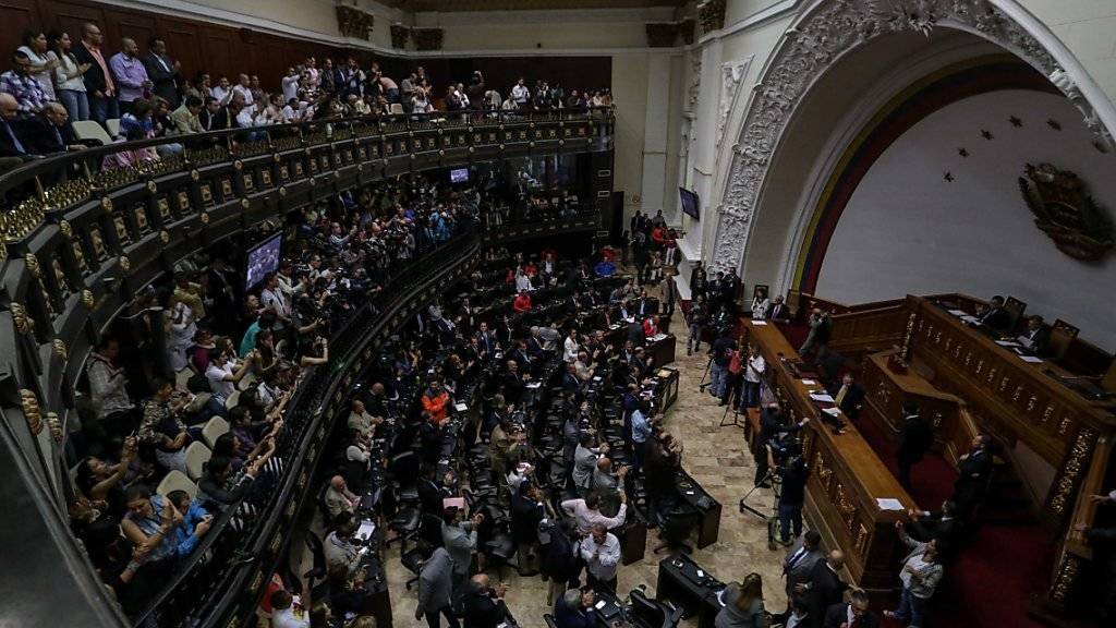 Nationalversammlung in Caracas: Das Parlament Venezuelas stuft das Vorgehen der Regierung beim Abwahlreferendum als Verfassungsbruch ein.