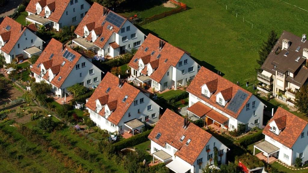 Eigenheimfinanzierung: Die Zinsen für Saron-Hypotheken legen gegenüber den Festhypotheken zu. (Symbolbild)
