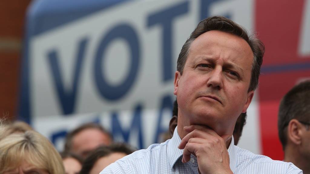 Der britische Premierminister David Cameron kündigt Rücktritt an.