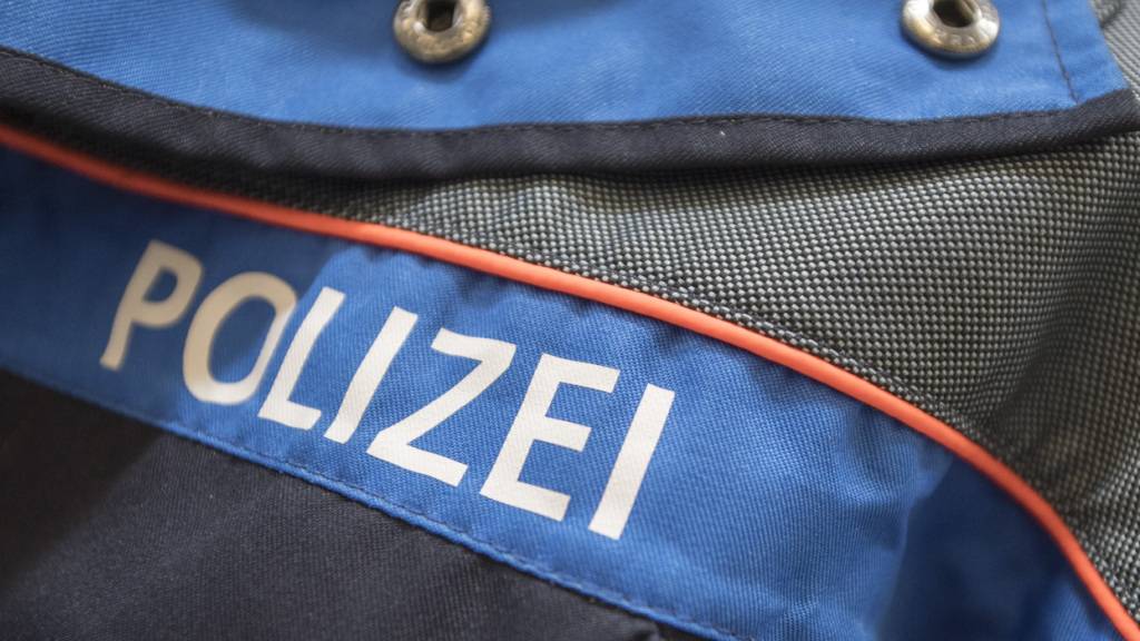 Betrunkener Autofahrer fährt in Luzern gegen Kandelaber