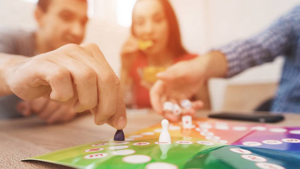 Der Freitagabend im Krempel Buchs gehört den Brettspiel-Freunden. Bild: istock